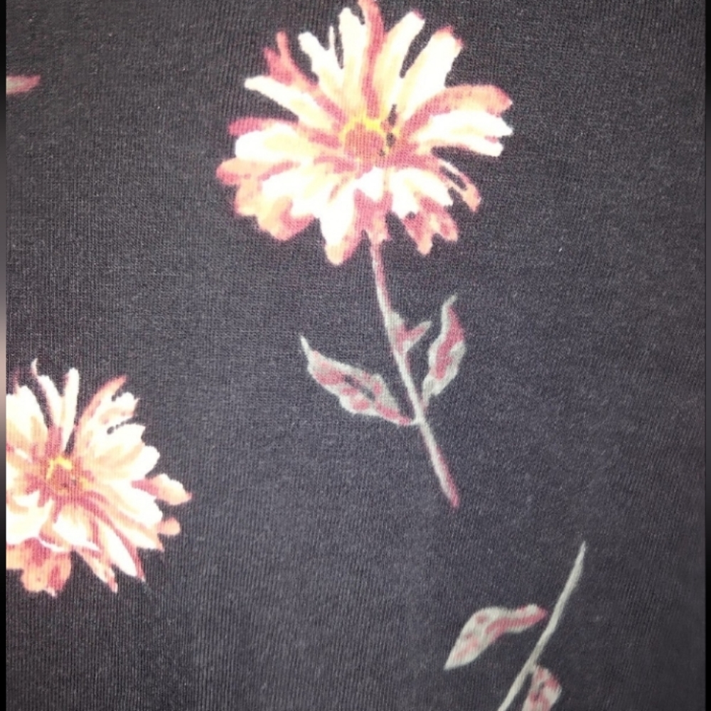 EUC Forever 21 Floral Cap Sleeve Crop Top Jrs. S - Picture 2 of 4